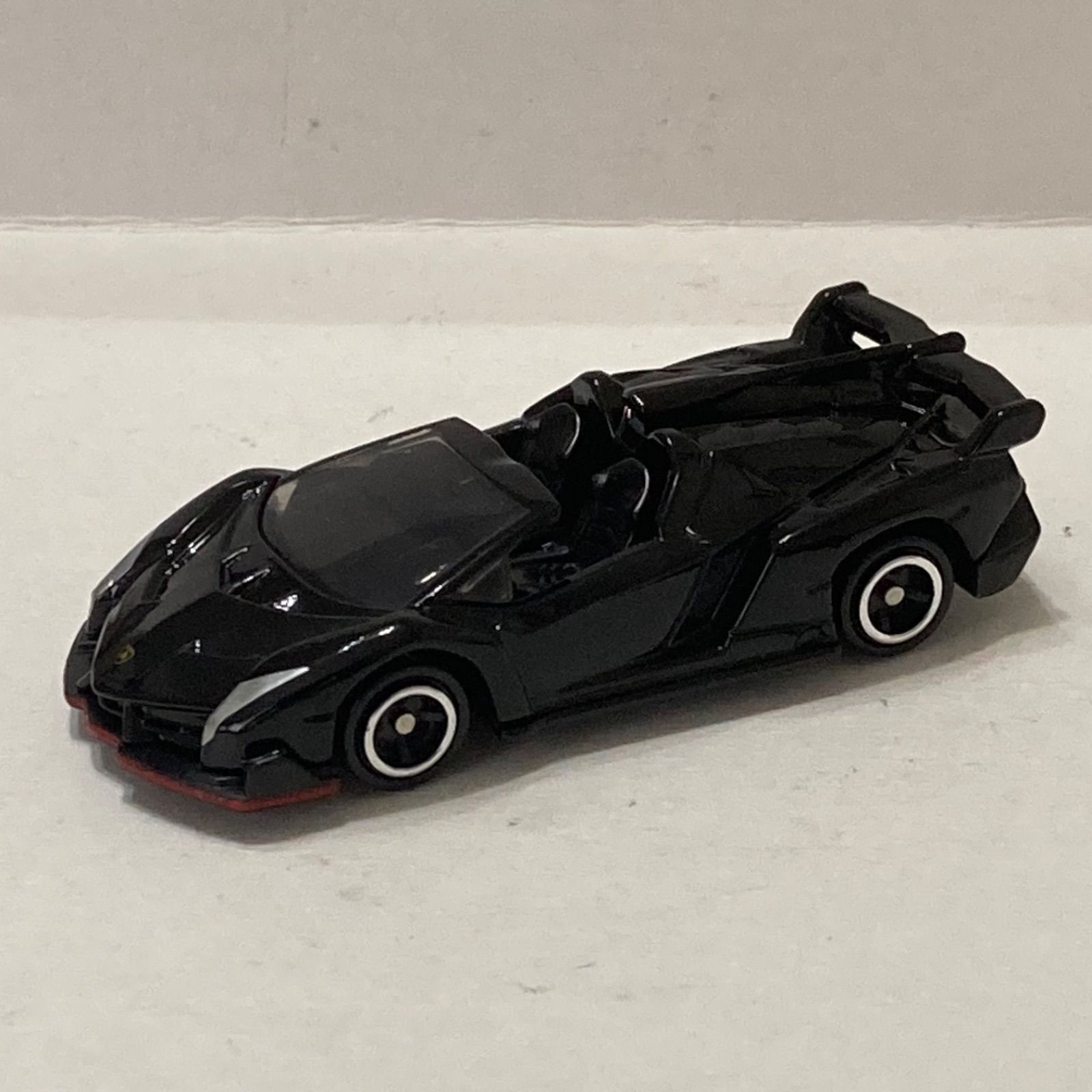 トミカ】ランボルギーニ ヴェネーノ ロードスター ／ セットばらし