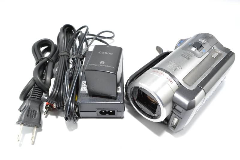動作品】キヤノン Canon iVIS HF10 HDビデオカメラ 12倍ズーム 付属品