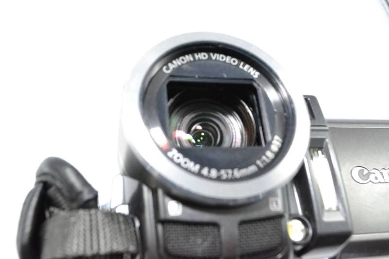 動作品】キヤノン Canon iVIS HF10 HDビデオカメラ 12倍ズーム 付属品
