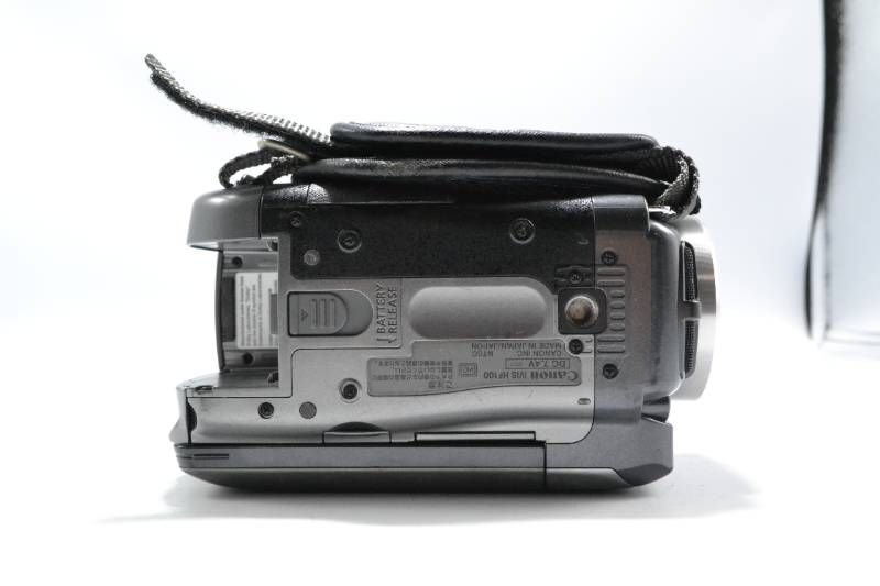 動作品】キヤノン Canon iVIS HF10 HDビデオカメラ 12倍ズーム 付属品