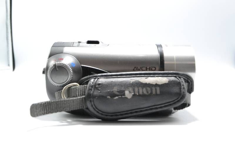 動作品】キヤノン Canon iVIS HF10 HDビデオカメラ 12倍ズーム 付属品