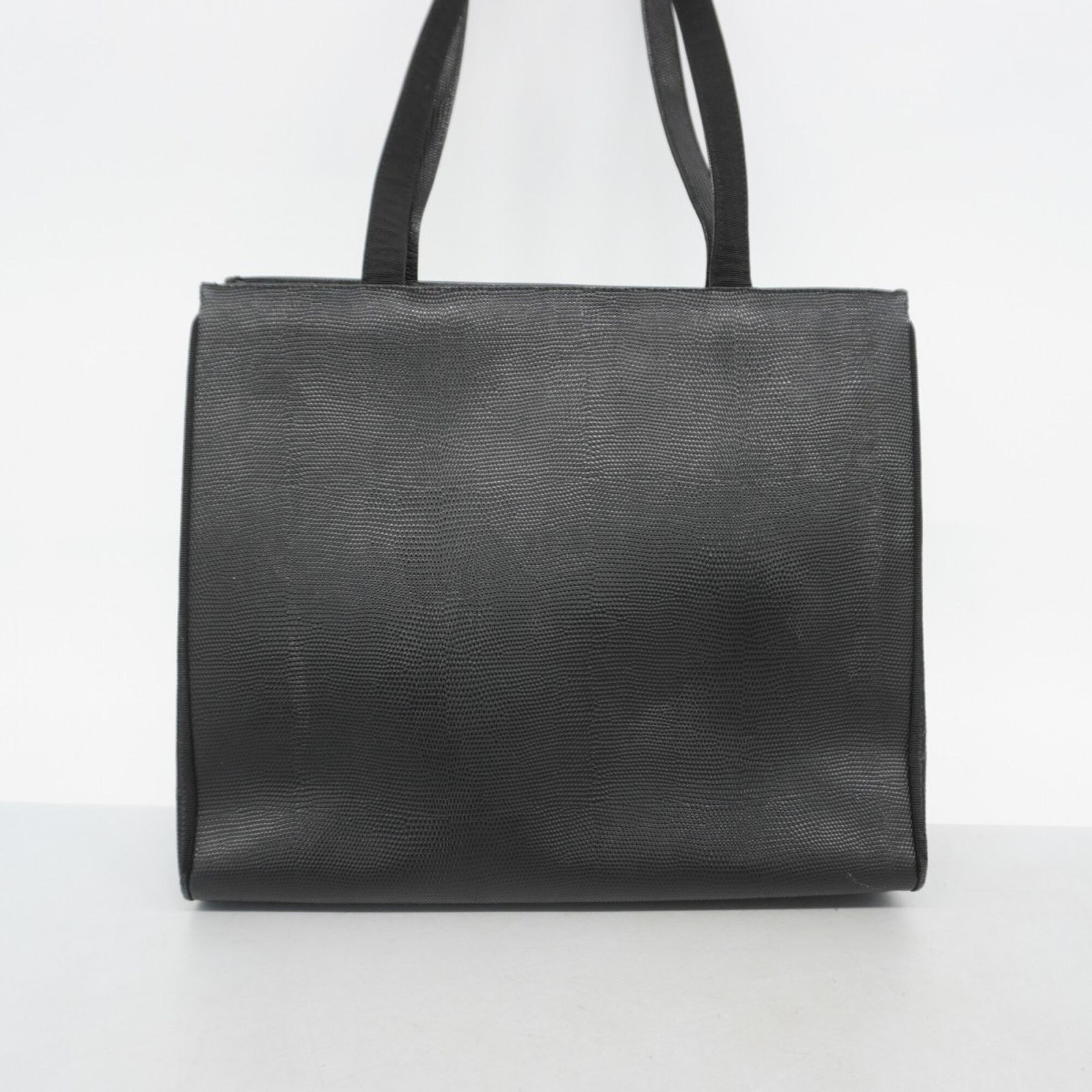 サルヴァトーレ・フェラガモ(Salvatore Ferragamo) サルヴァトーレフェラガモ ショルダーバッグ ヴァラ レザー ブラック レディース サルヴァトーレ・フェラガモ(Salvatore Ferragamo) サルヴァトーレフェラガモ ショルダーバッグ ヴァラ レザー ブラック レディース