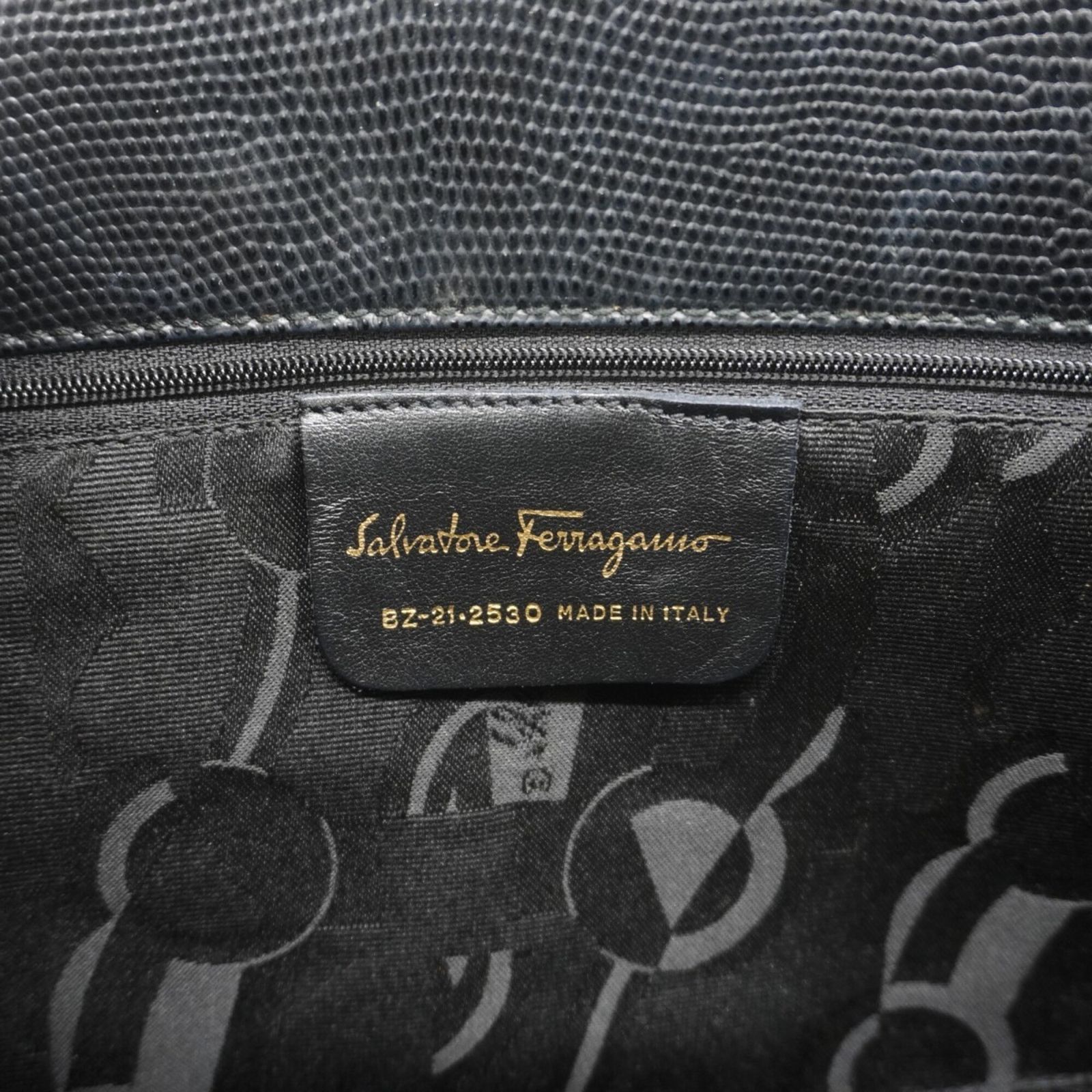 サルヴァトーレ・フェラガモ(Salvatore Ferragamo) サルヴァトーレフェラガモ ショルダーバッグ ヴァラ レザー ブラック レディース サルヴァトーレ・フェラガモ(Salvatore Ferragamo) サルヴァトーレフェラガモ ショルダーバッグ ヴァラ レザー ブラック レディース