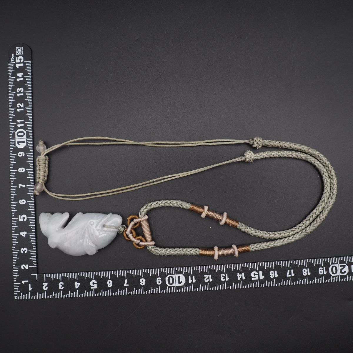 A482 翡翠? ヒスイ? ペンダント ネックレス サカナ フィッシュ 魚彫刻