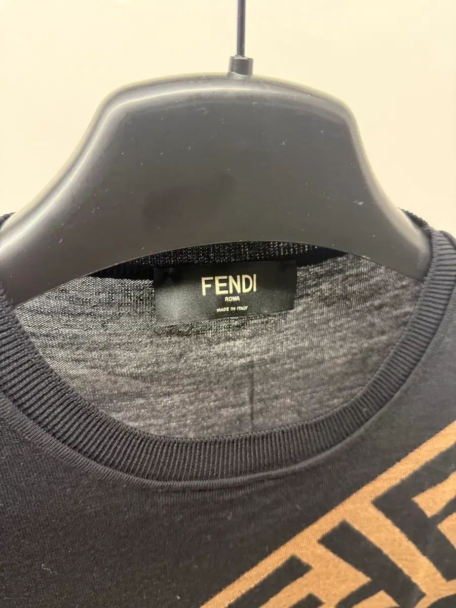 FENDI フェンディ FF 斜めボーダー ロゴ ニット 50 FENDI フェンディ FF 斜めボーダー ロゴ ニット 50