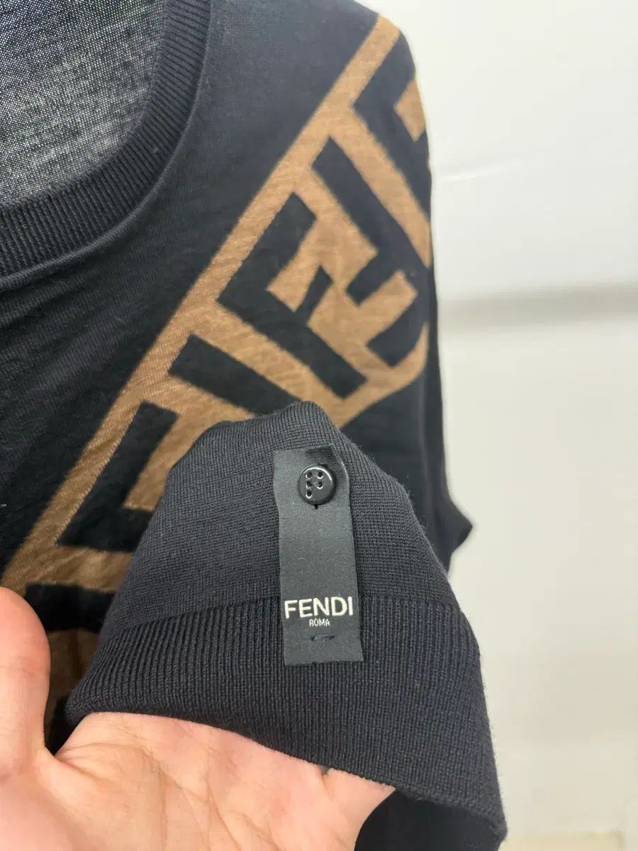 FENDI フェンディ FF 斜めボーダー ロゴ ニット 50 FENDI フェンディ FF 斜めボーダー ロゴ ニット 50