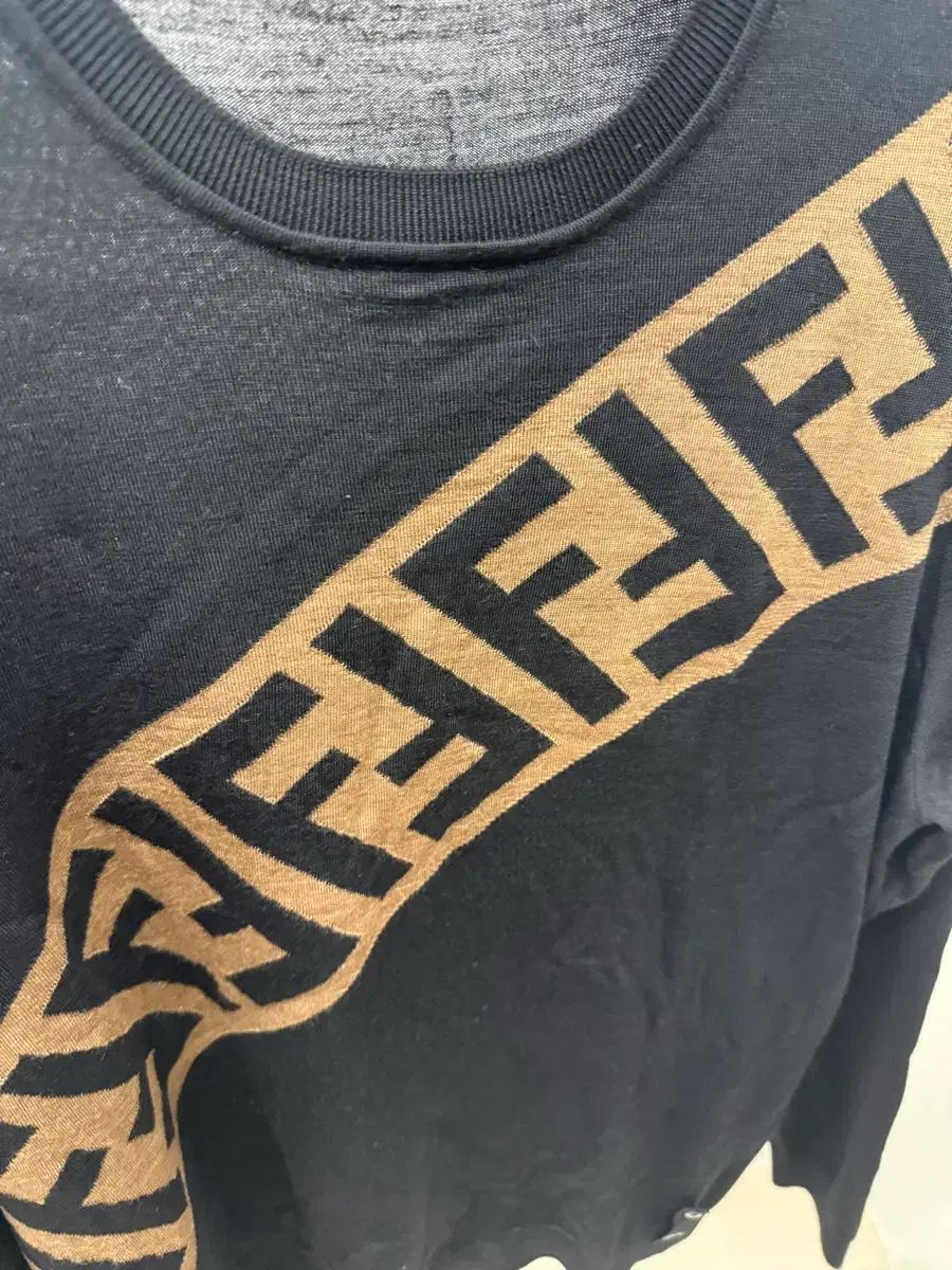 FENDI フェンディ FF 斜めボーダー ロゴ ニット 50 FENDI フェンディ FF 斜めボーダー ロゴ ニット 50