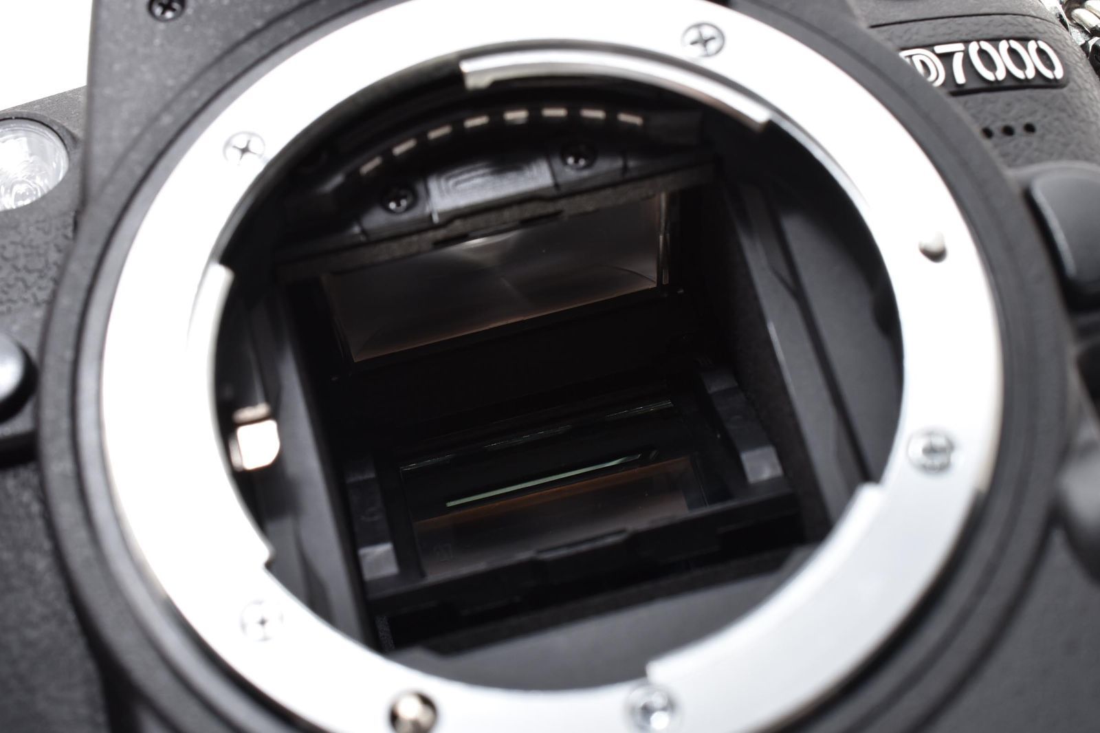 極美品｜Nikon D7000 ショット数 15,555 枚 デジタル一眼レフカメラ ボディー ｜M315
