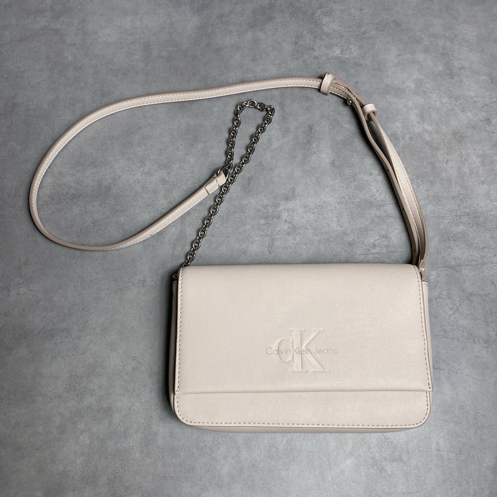 WQ1183●Calvin Klein：チェーンクロスボディウォレットバッグ 薄いピンク カルバンクライン ミニショルダーバッグ