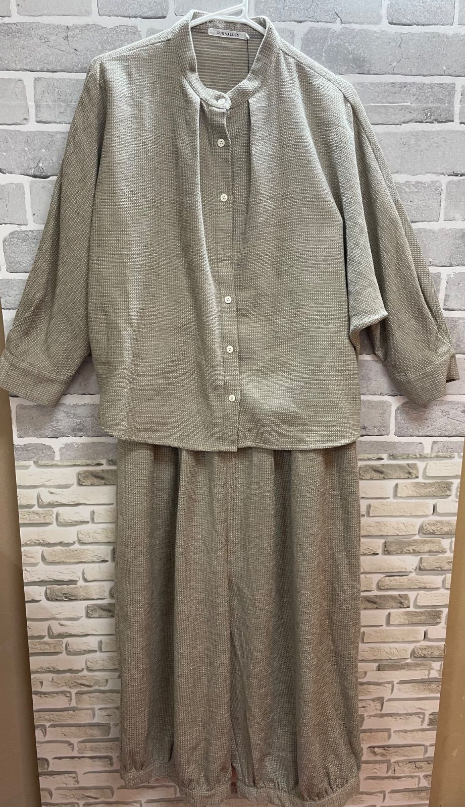 A【A4-25】◇SUN VALLEY サイズM セットアップ　ベージュ