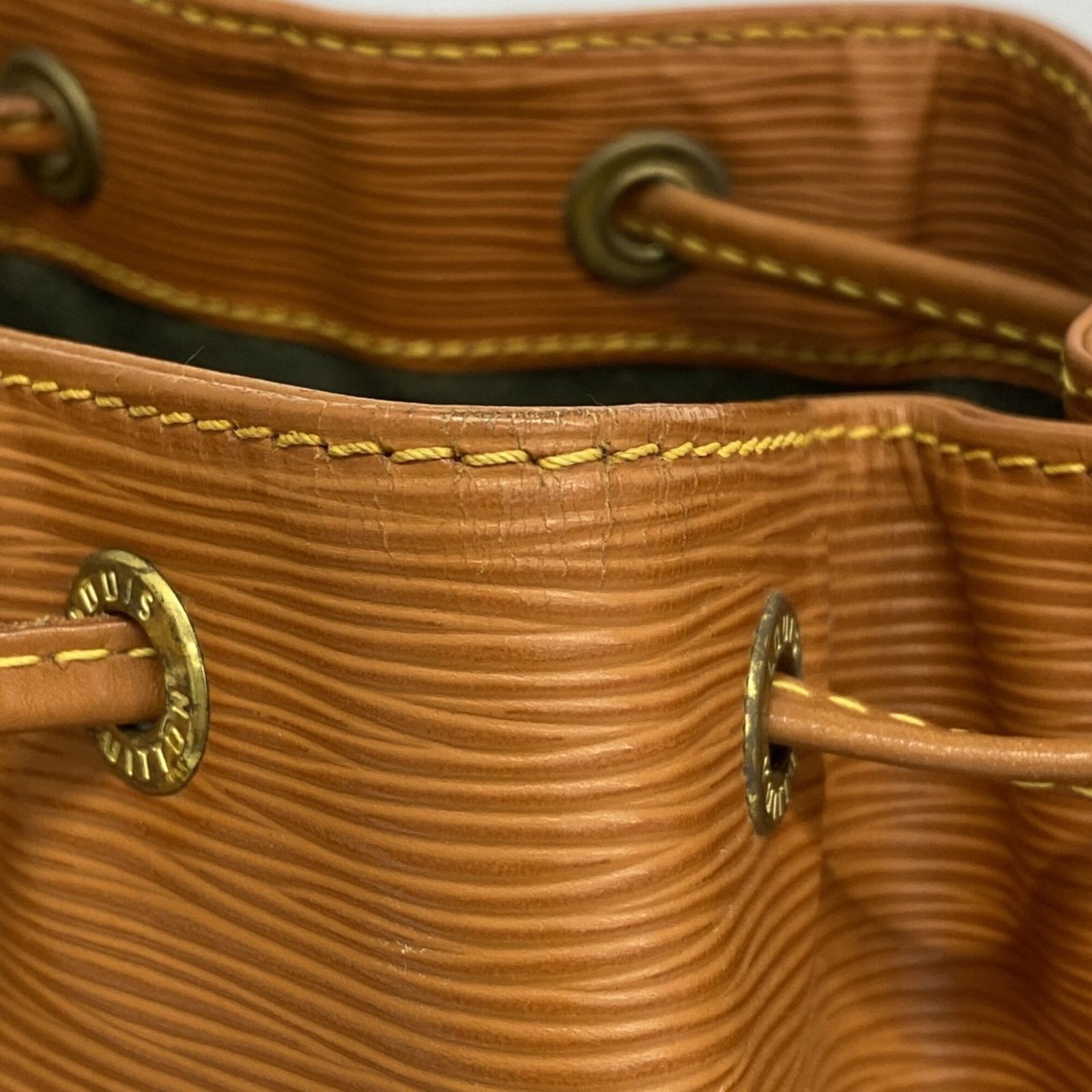 ルイ・ヴィトン(Louis Vuitton) ルイ・ヴィトン ショルダーバッグ エピ