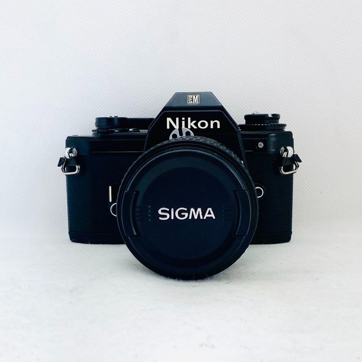 Nikon ニコン EM + TOKINA 35-70mm 1:4 一眼フィルムカメラ - メルカリ Nikon ニコン EM + TOKINA 35-70mm 1:4 一眼フィルムカメラ - メルカリ