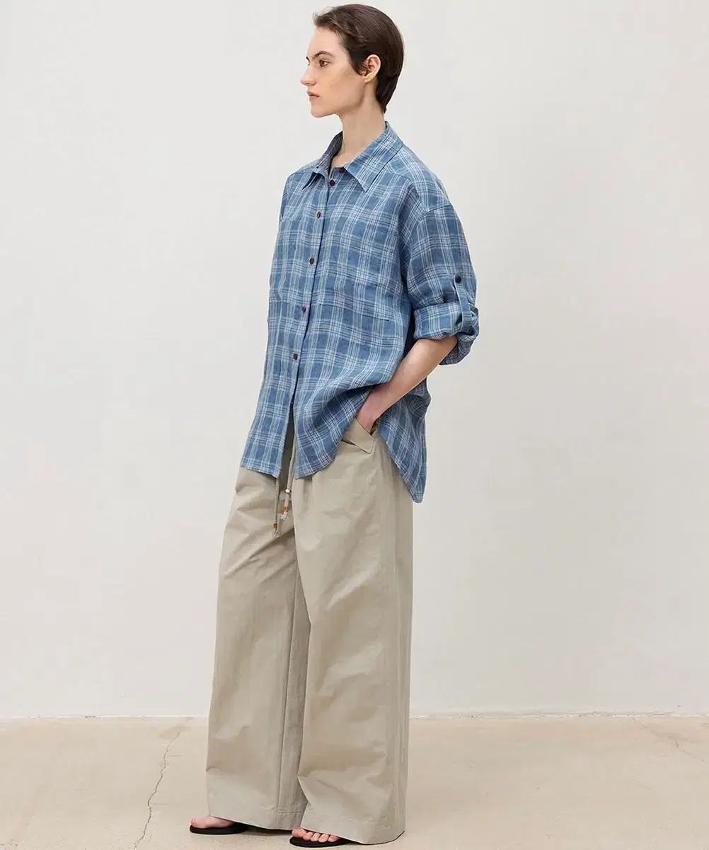 ムンダル middle strap pants in greige(Mサイズ)