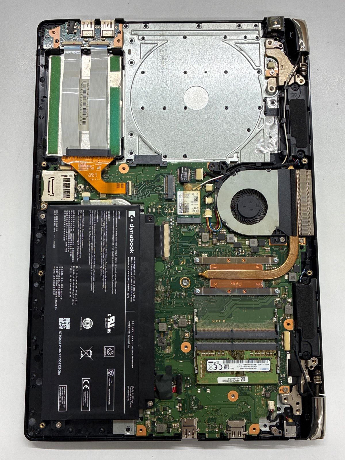 dynabook P2-T5LP-BL Core i5-8265U 8GB HDD SSDなし BIOS確認済 ジャンク