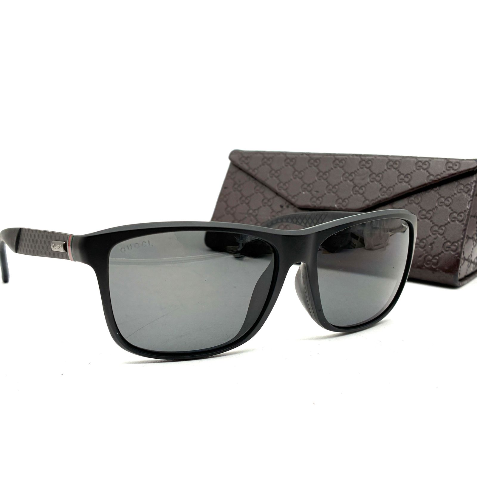 美品 グッチ GUCCI サングラス アイウェア シェリーライン 偏光レンズ ロゴ 軽量 ブラック 黒 セルフレーム ケース付 紫外線対策 日よけ ドライブ 海 プール レジャー 夏休み お盆 旅行 帰省 ボーナス サマーギフト 敬老の日
