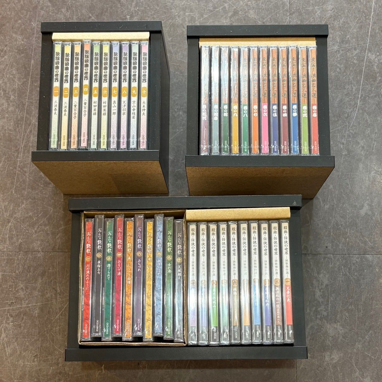 未開封【演歌 浪曲CDまとめ売り】全32枚 木製ケース入り