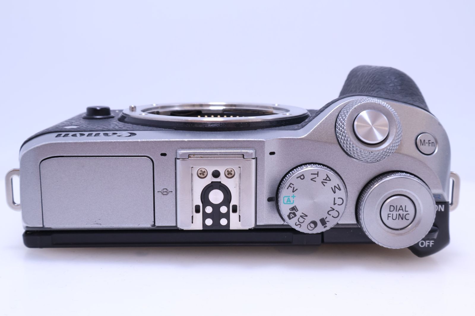 良品】Canon EOS M6 Mark II ボディー シルバー EOSM6MK2SL-BODY