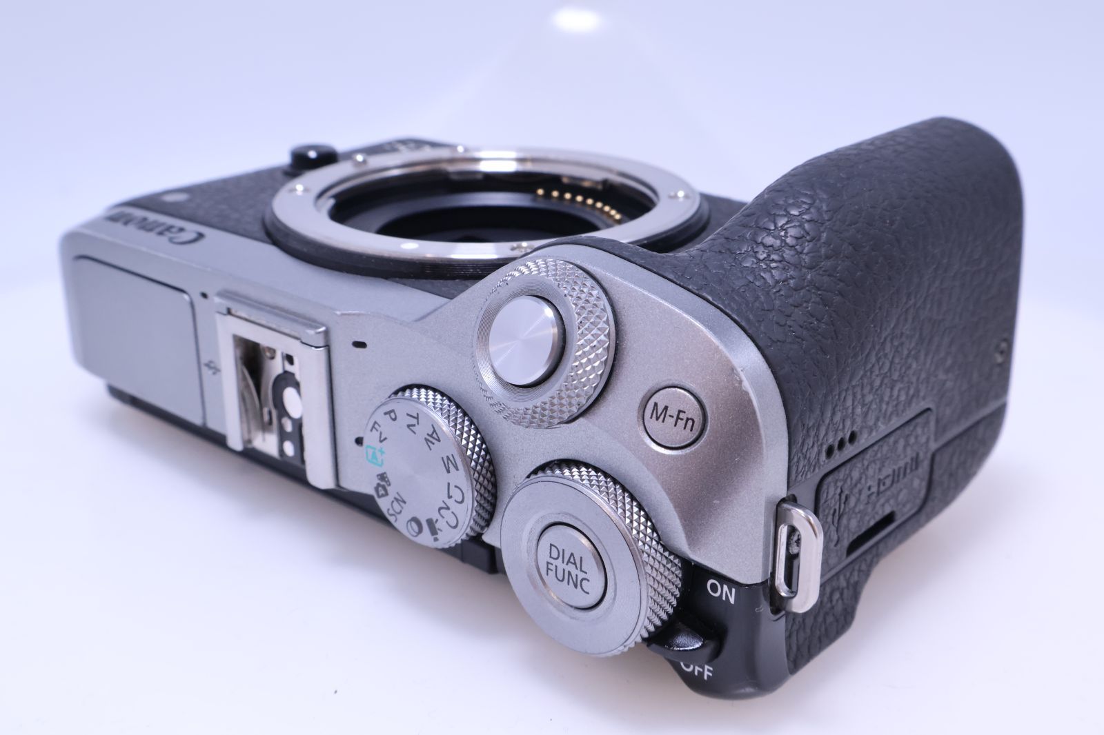 良品】Canon EOS M6 Mark II ボディー シルバー EOSM6MK2SL-BODY