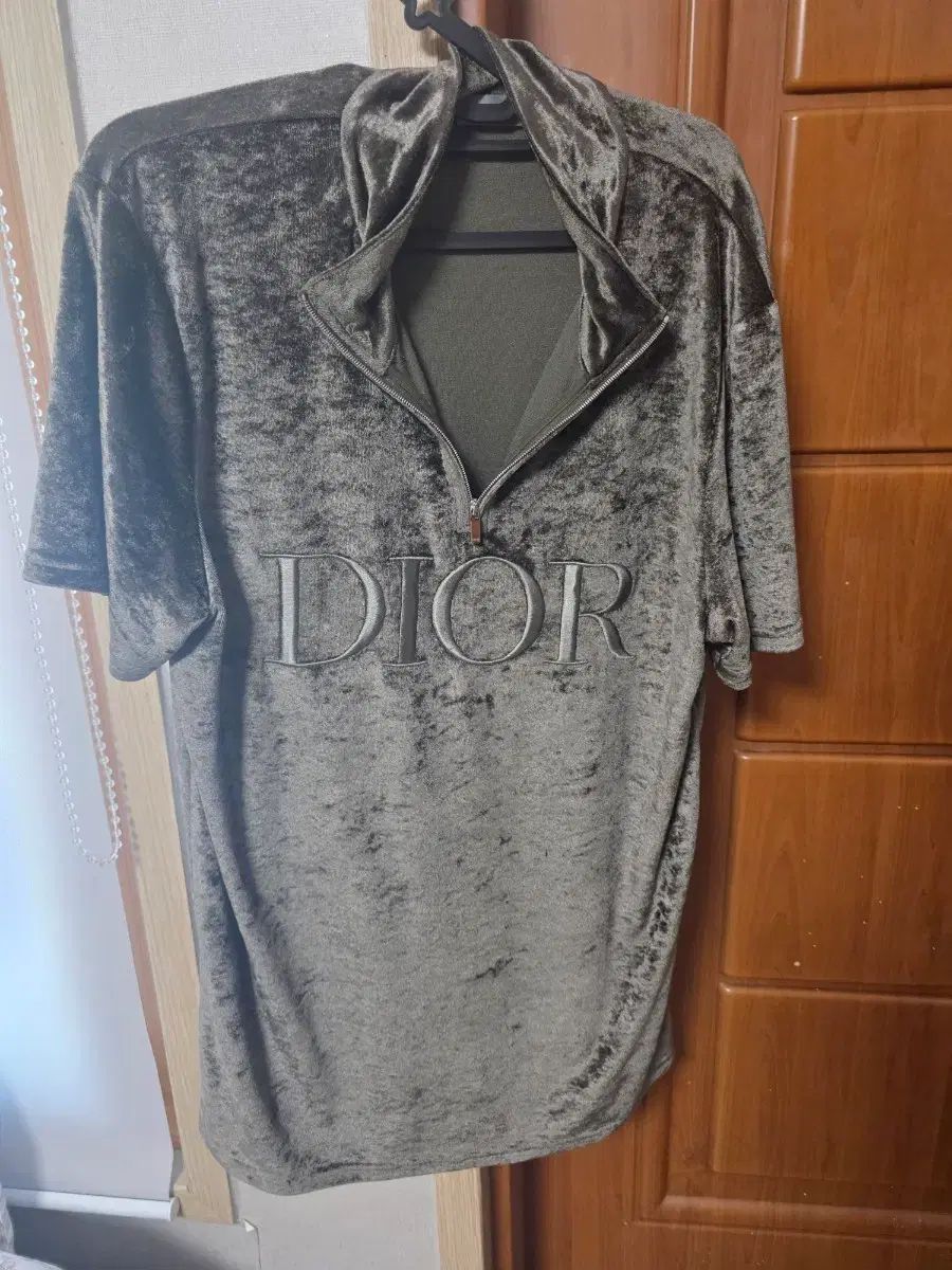 ディオール 半袖 ツアーベルベット Tシャツ