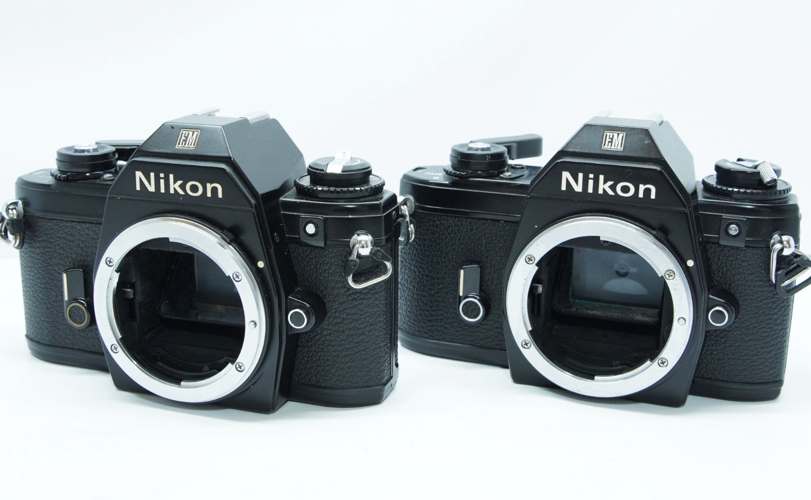 美品 ニコン Nikon EM 35mm フィルムカメラ 2台セット ＃1571 - メルカリ