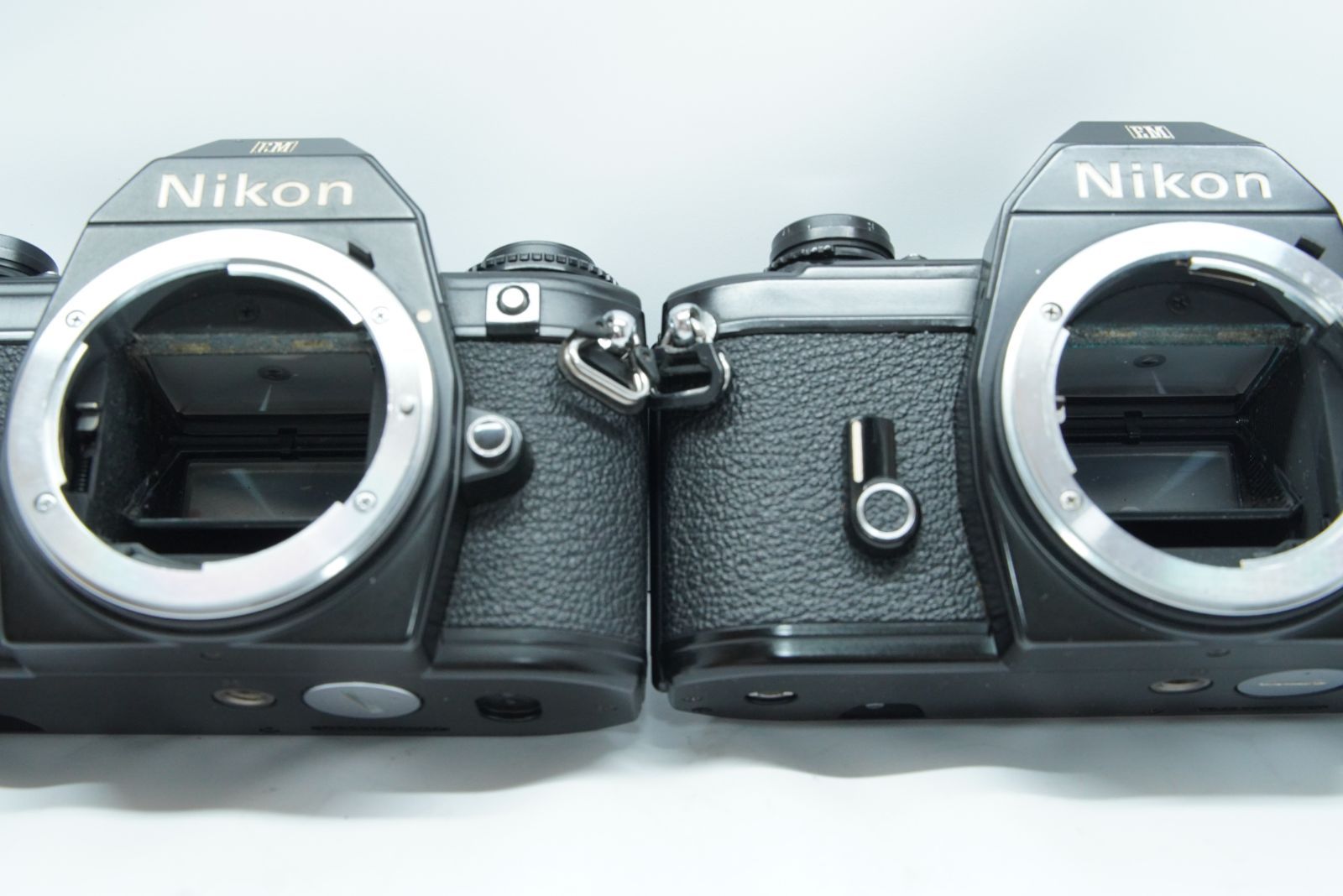 美品 ニコン Nikon EM 35mm フィルムカメラ 2台セット ＃1571 - メルカリ