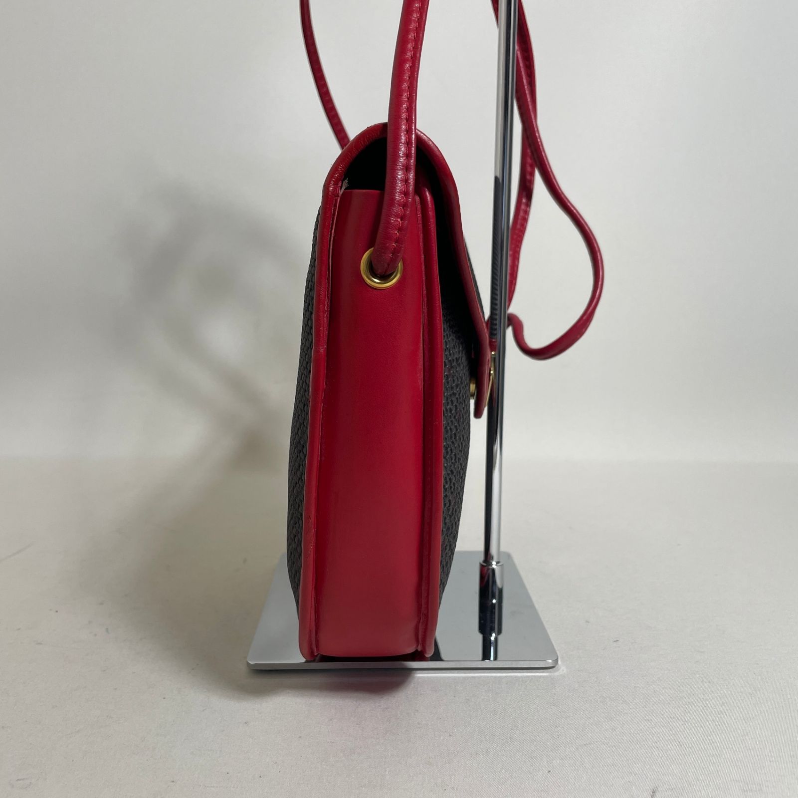 2605-216｜イヴサンローラン ショルダーバッグ レッド - メルカリ