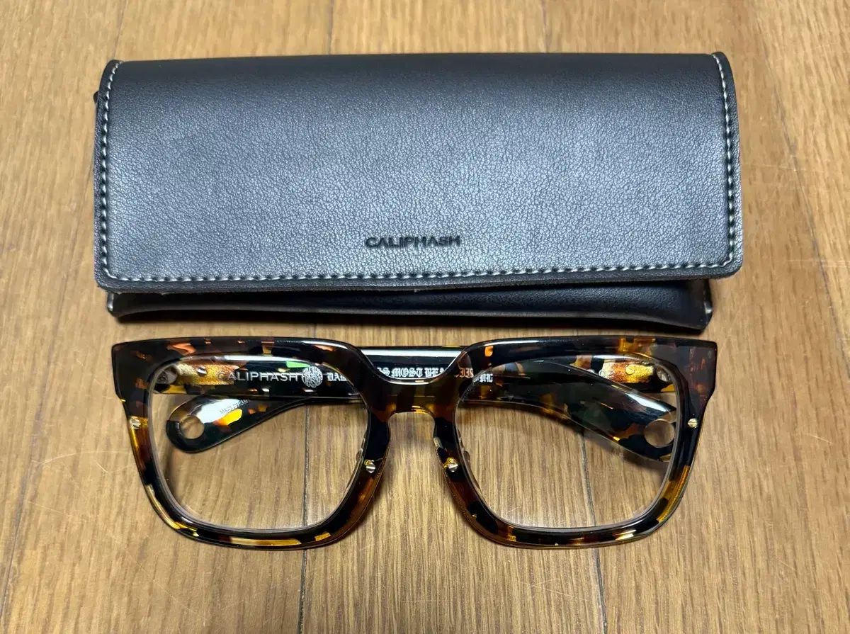 カリフアッシュ CREADO 02 出品