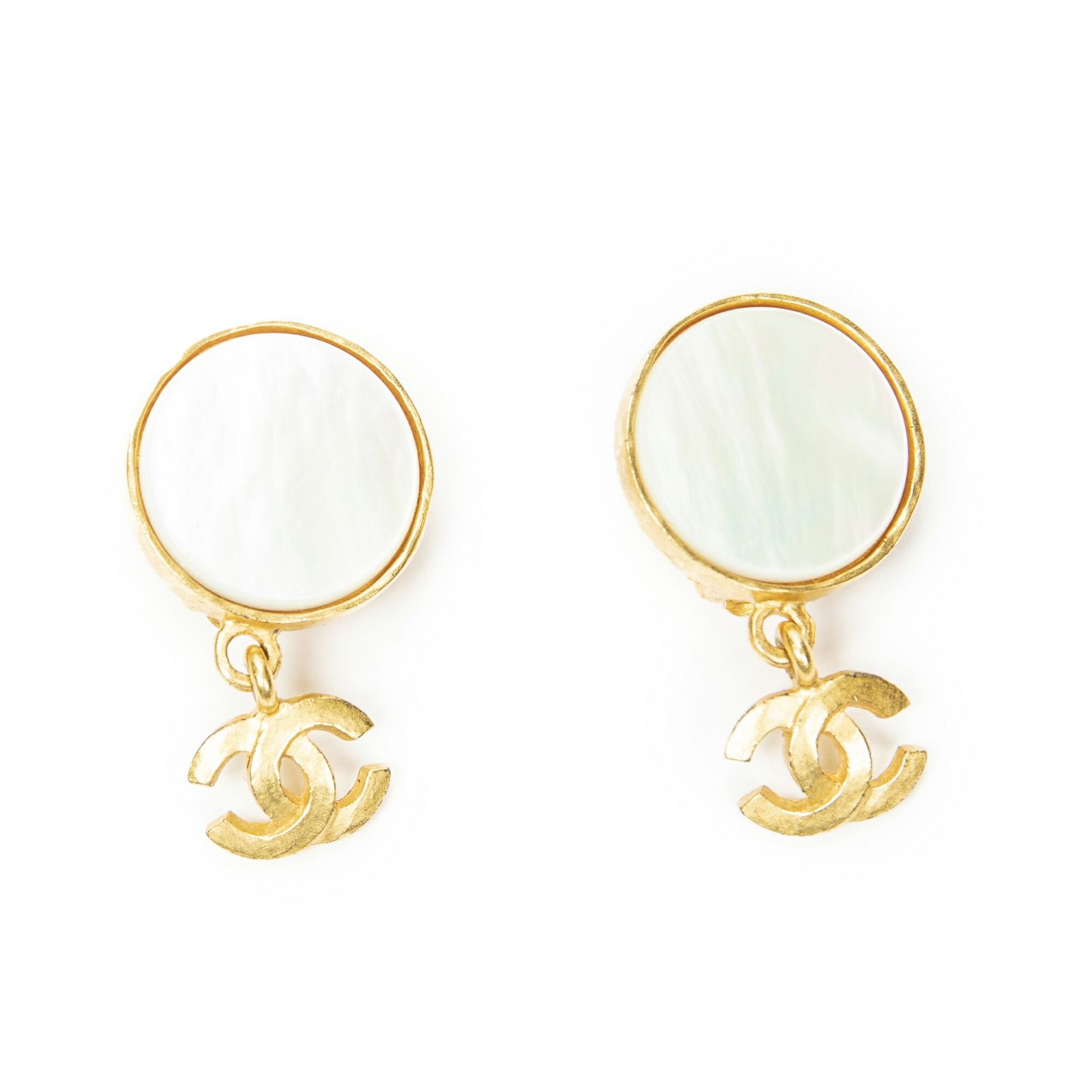 [中古] CHANEL シャネルCC Mother of Pearl Dangle Clip On Earrings金金メッキA