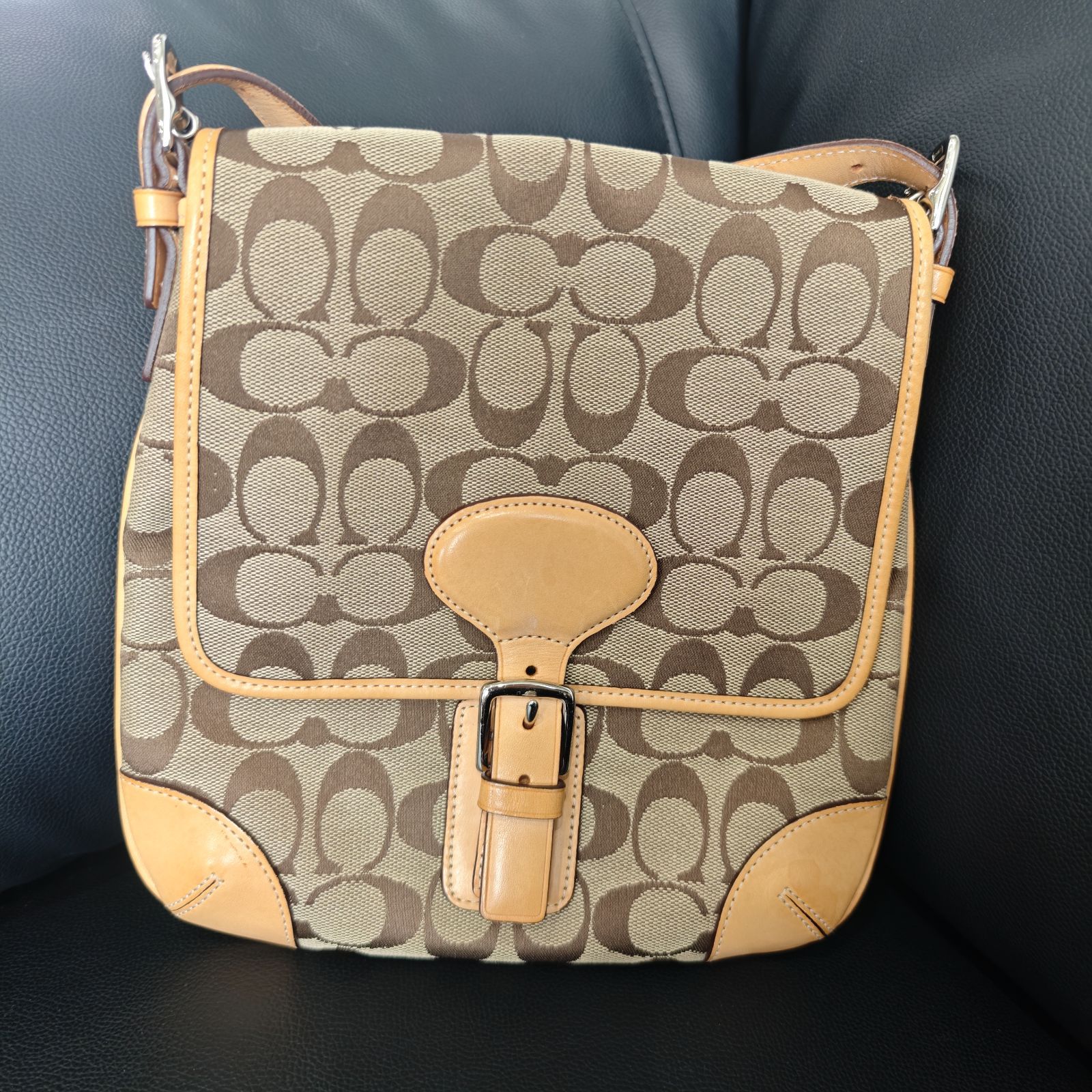 COACH　ショルダーバッグ 　シグネチャー　キャンバス　レザー