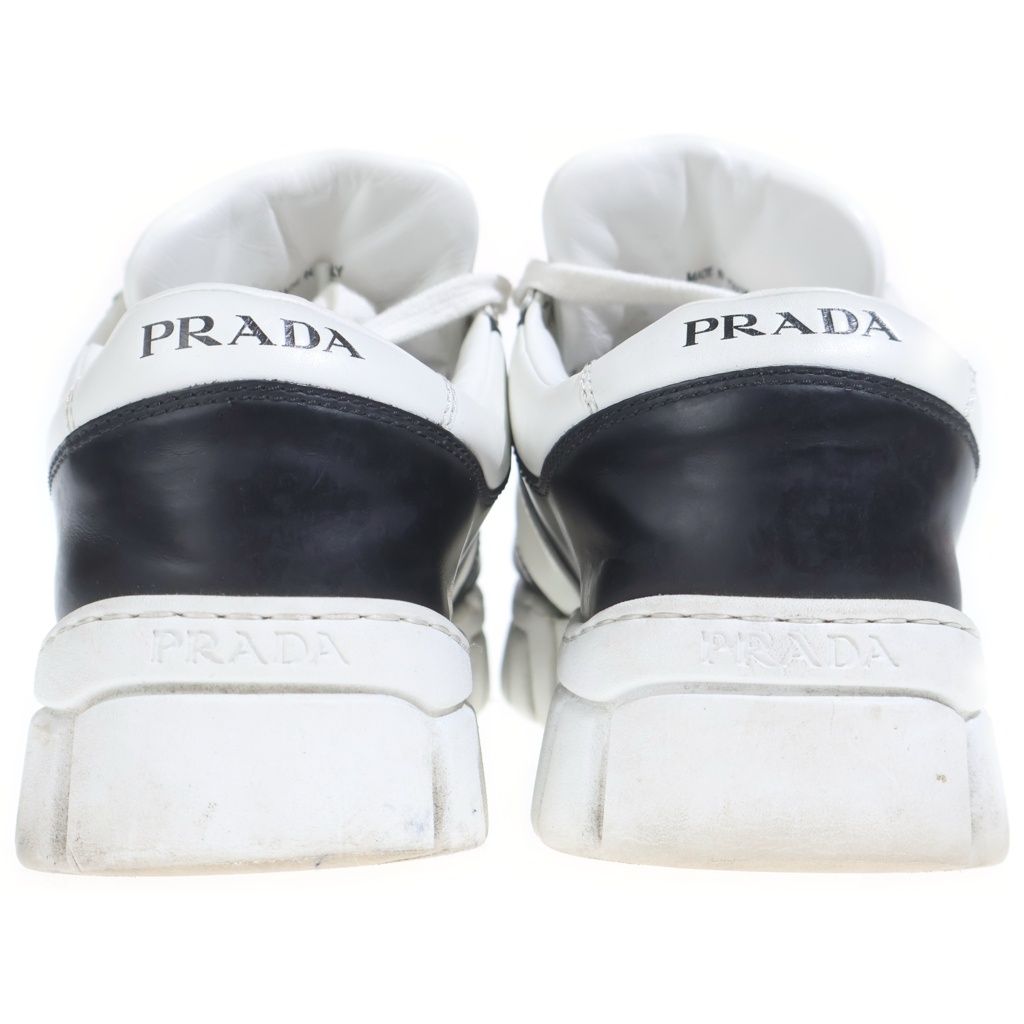 PRADA (プラダ) トライアングルロゴ プレート ローカットスニーカー