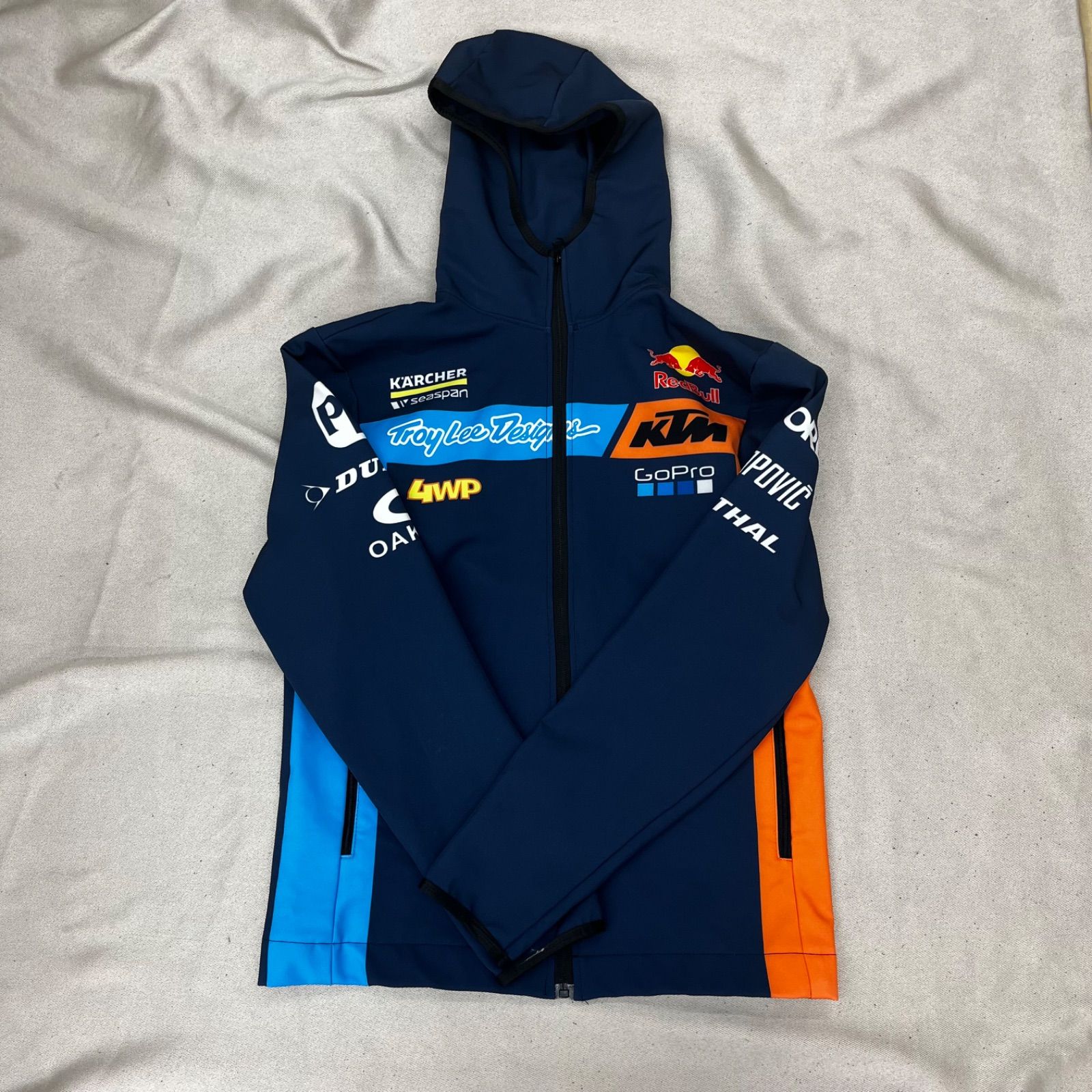 KTM レッドブルレーシングチーム ソフトシルエットジャケット レプリカ