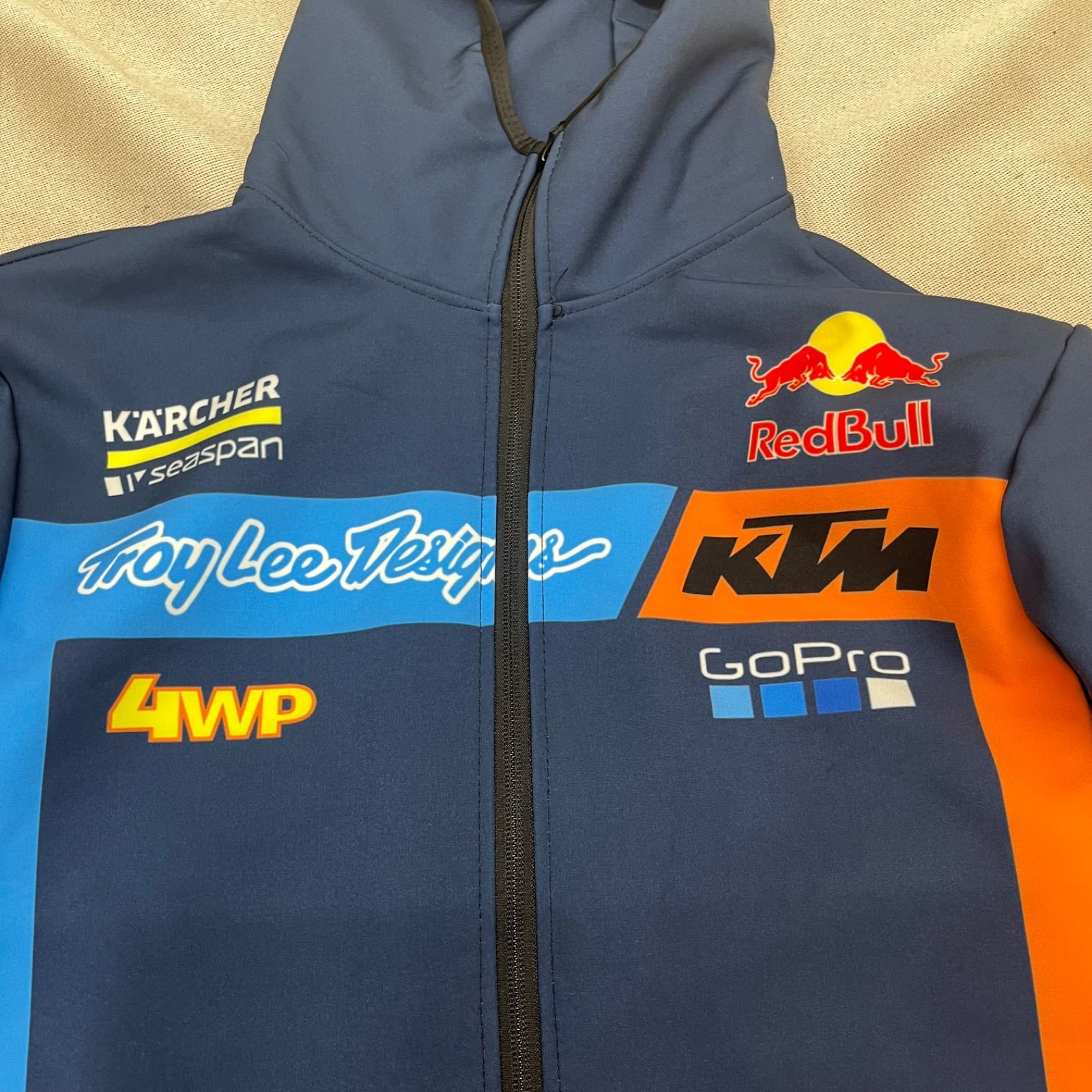 KTM レッドブルレーシングチーム ソフトシルエットジャケット レプリカ