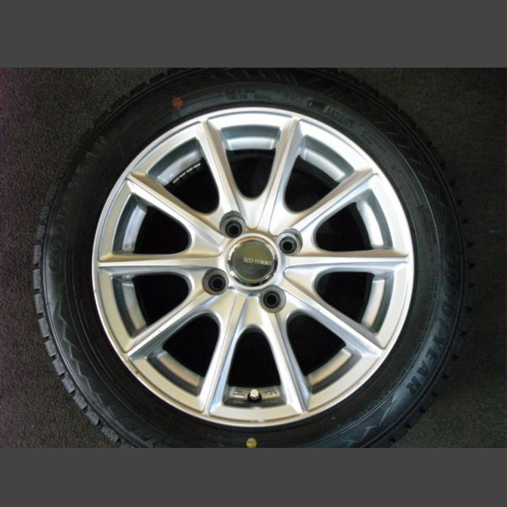 (T-2208)本州送料無料 超バリ山 24年製 NAVI8 165/65R14 ルーミー タンク トール 等 14インチスタッドレスセット物 中古タイヤホイール
