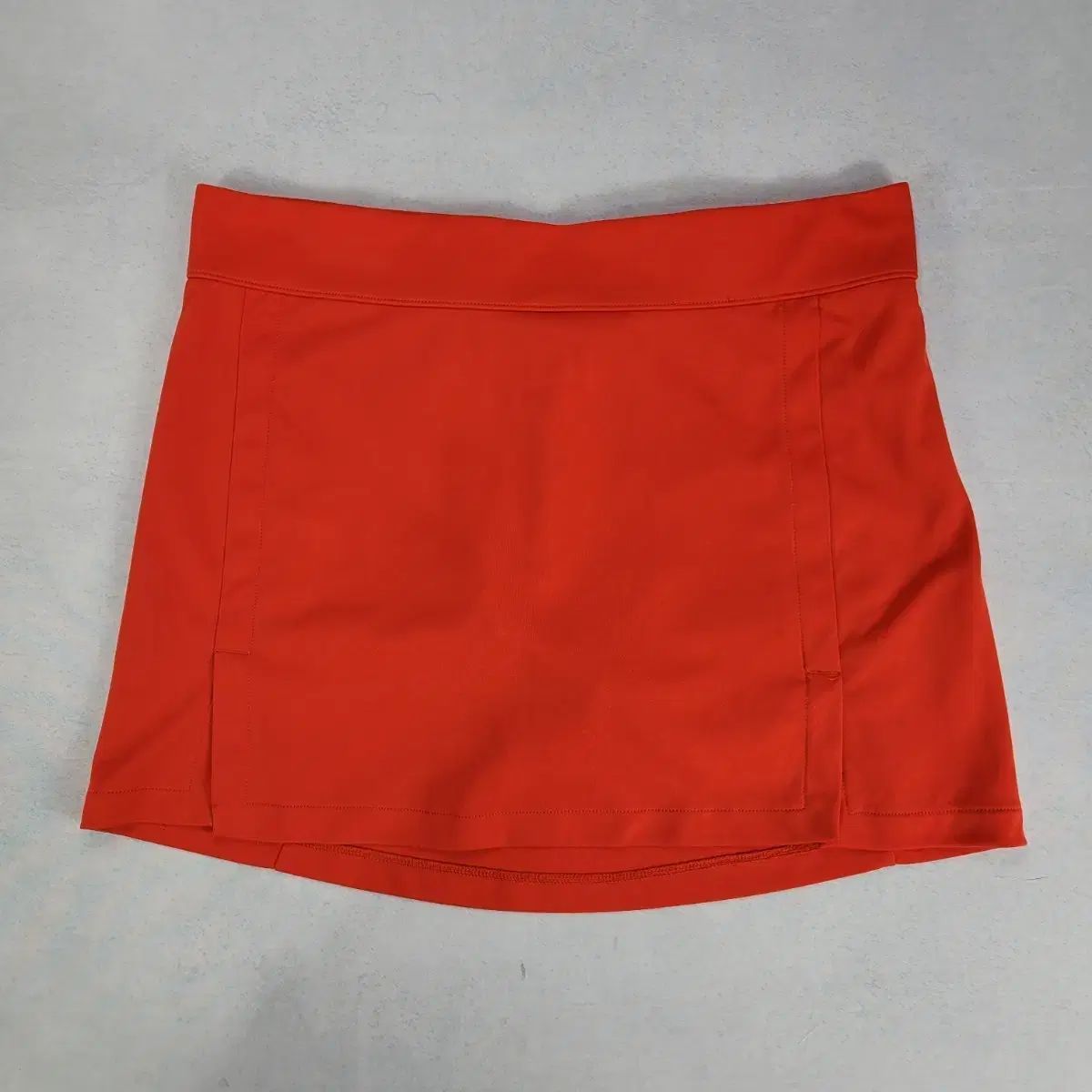 J.LINDEBERG(J.リンドバーグ) ゴルフ スカート 出品