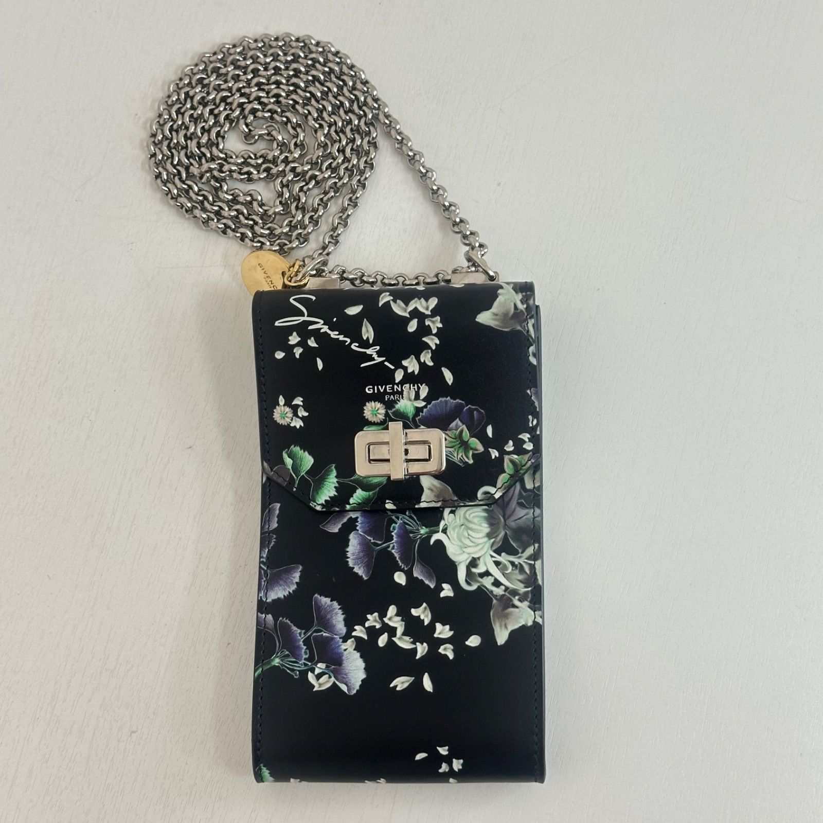 【限定品】GIVENCHY（ジバンシィ）ウィンター オブ エデン　チェーンストラップ付き　フローラル柄スマホポシェット