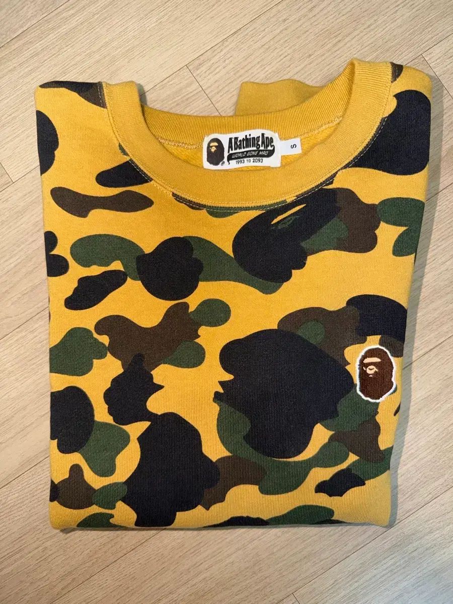 A BATHING APE アベイシングエイプ スウェット イエローカモフラ