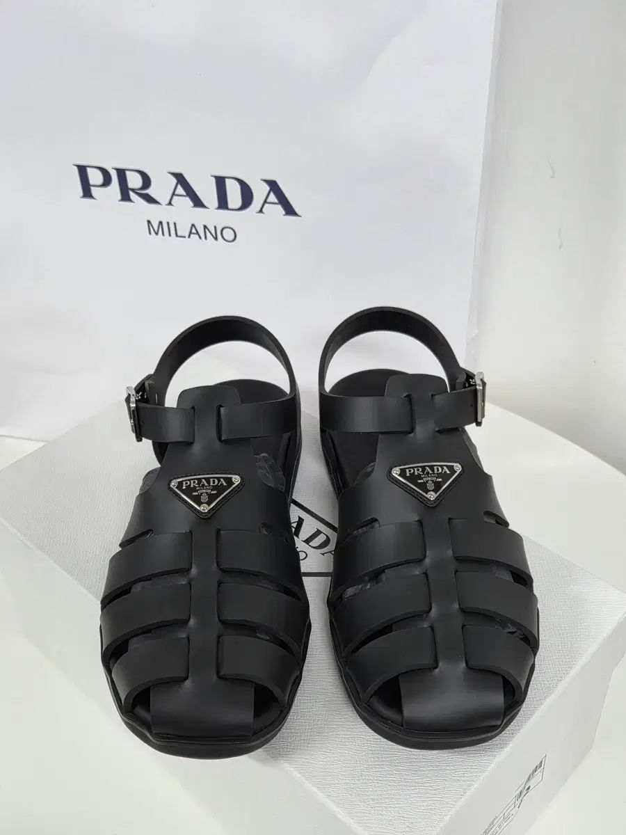 新品 PRADA プラダ ラバー Fisherman(フィッシャーマン) サンダル ブラック
