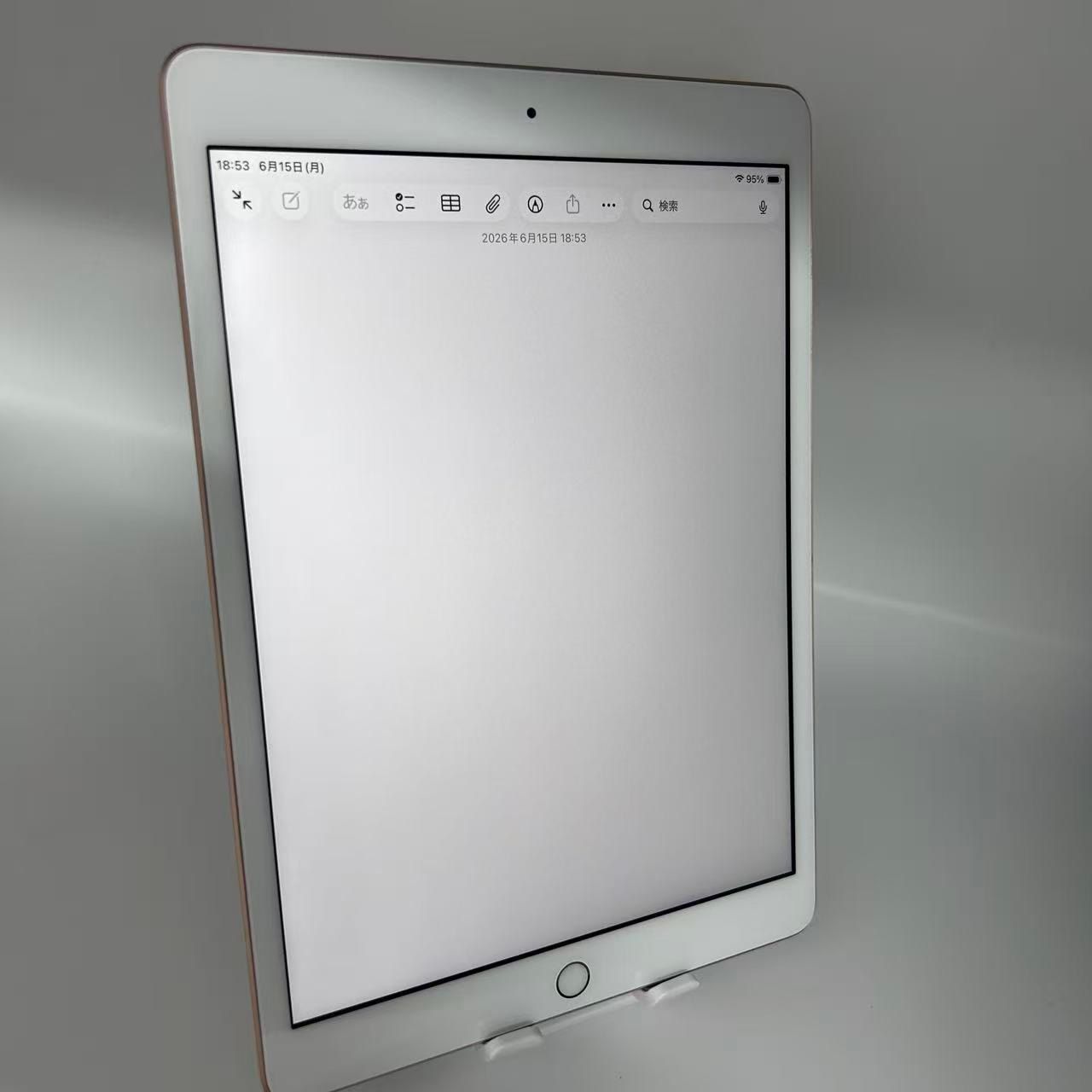 iPad 第8世代 32GB ゴールド【外観B/訳あり】 - メルカリ