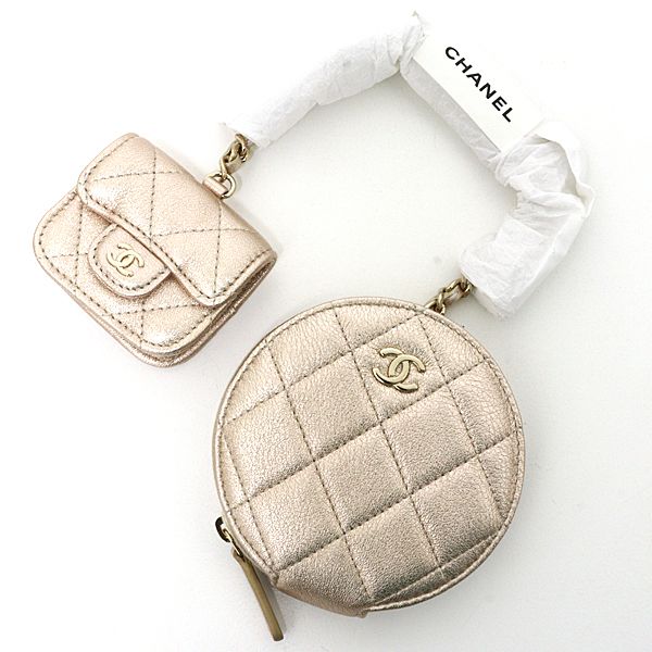 シャネル CHANEL コインケース＆AirPodsケース 2024イヤーズギフト ココマーク マトラッセ ゴールド 未使用品