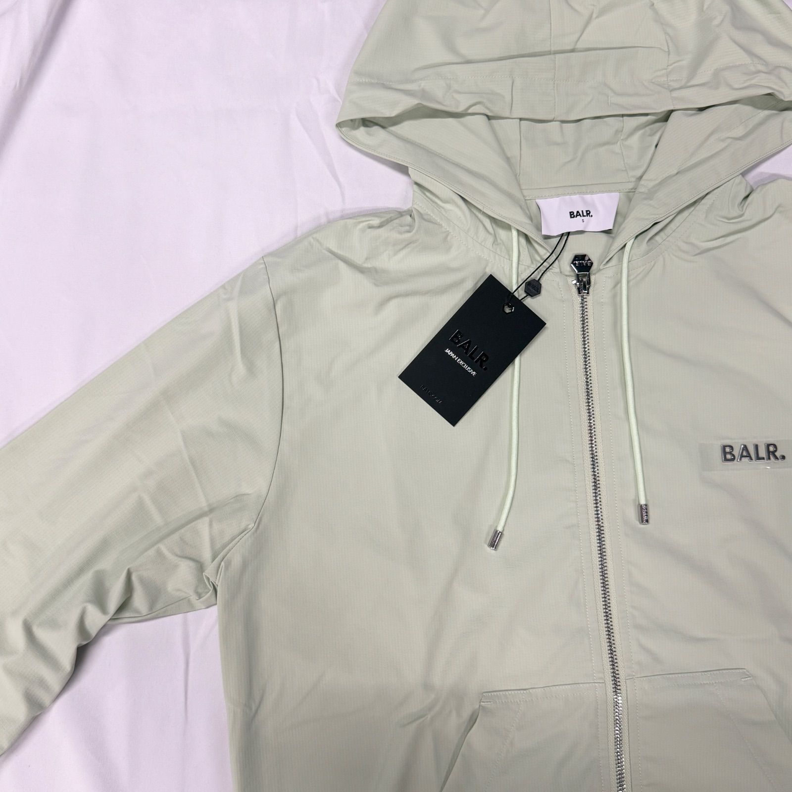 ❣️未使用❣️BALR. フード付きナイロンジャケット Lサイズ 新品タグ付】BALR. 日本限定 ナイロンジップパーカー Q-SERIES Sサイズ