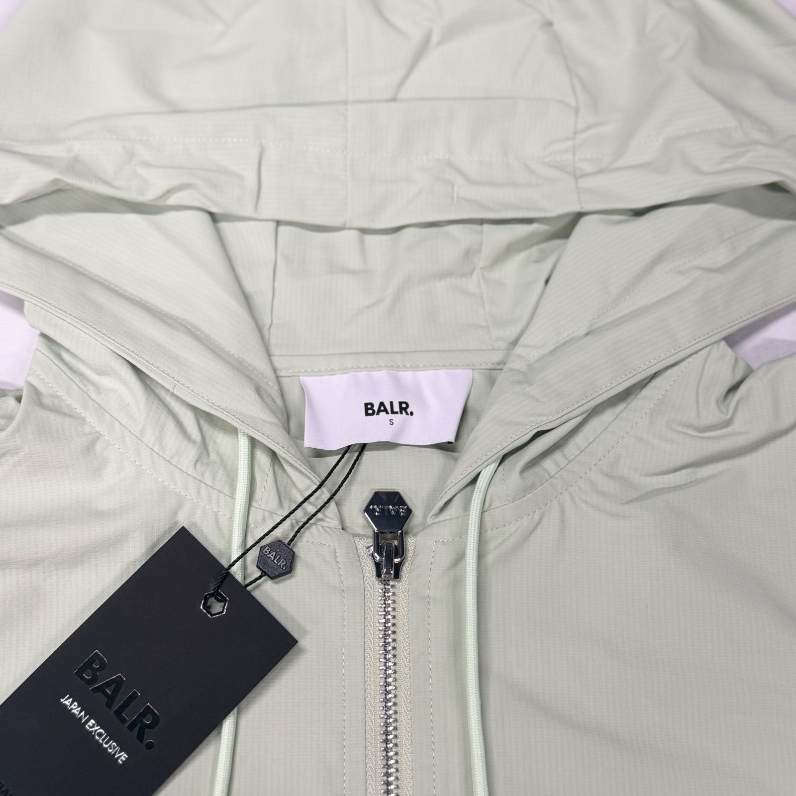 新品タグ付】BALR. 日本限定 ナイロンジップパーカー Q-SERIES Sサイズ