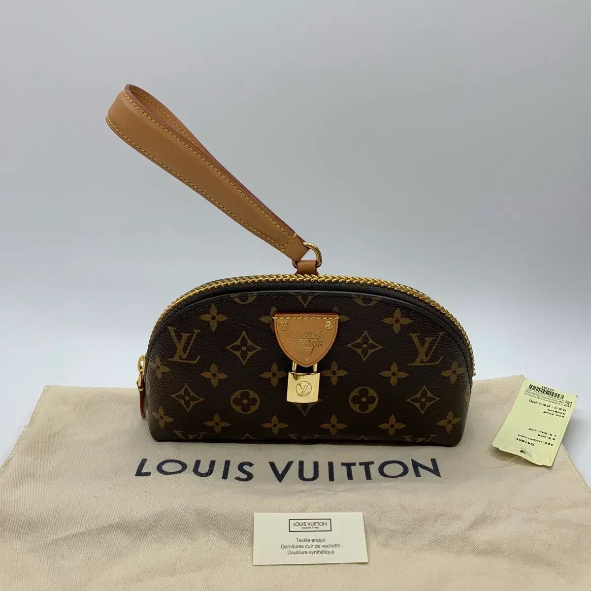 267002396 ルイヴィトン LV ムーン ポーシェット ポーチ M44943