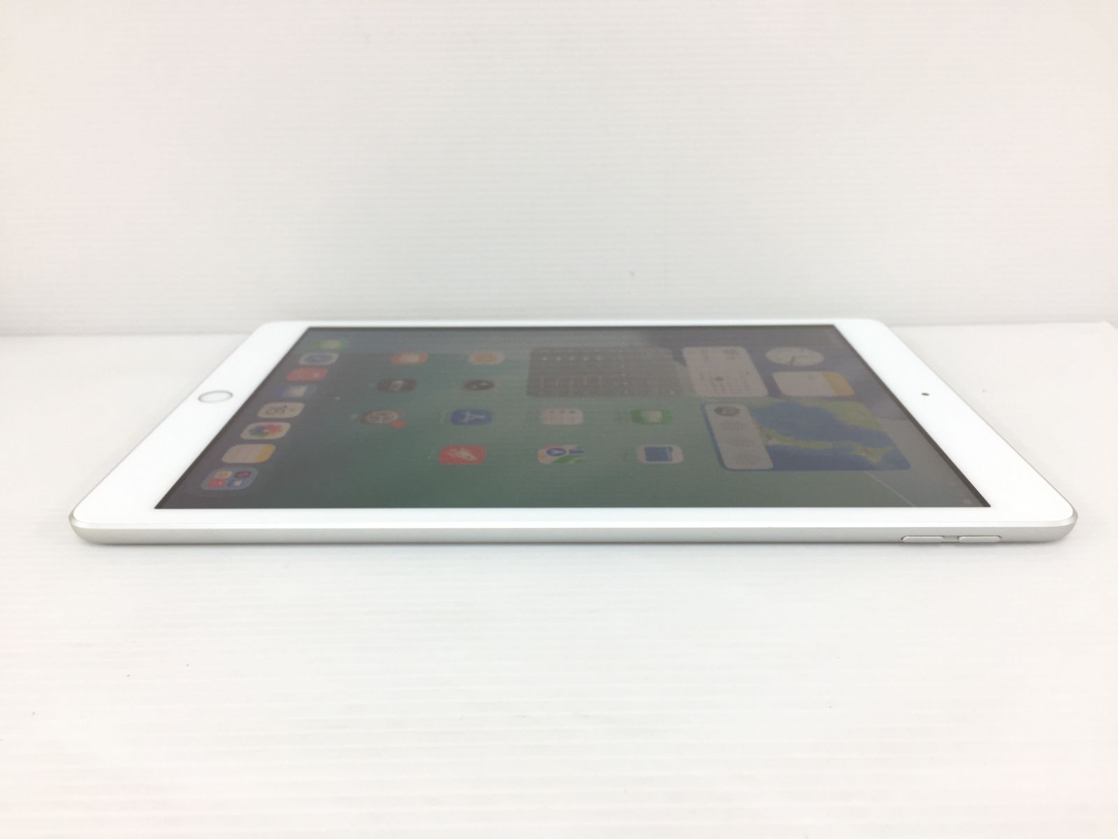 美品】iPad 第8世代 32GB シルバー 動作品 - メルカリ
