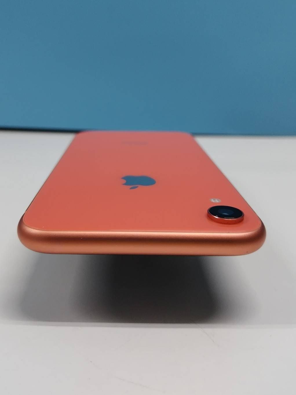 Apple iPhone XR/64GB/A2106〈MT0A2J/A〉 - メルカリ