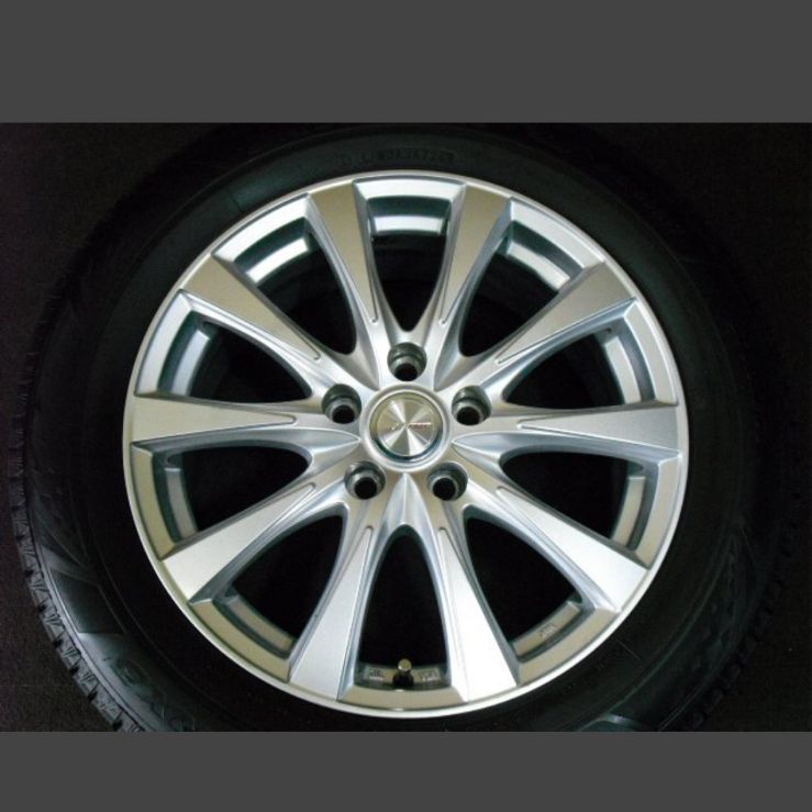 (T-2218)本州送料無料 バリ山 215/60R17 VRX3 24年製 C-HR カローラクロス 等 17インチスタッドレスセット物 中古タイヤホイール