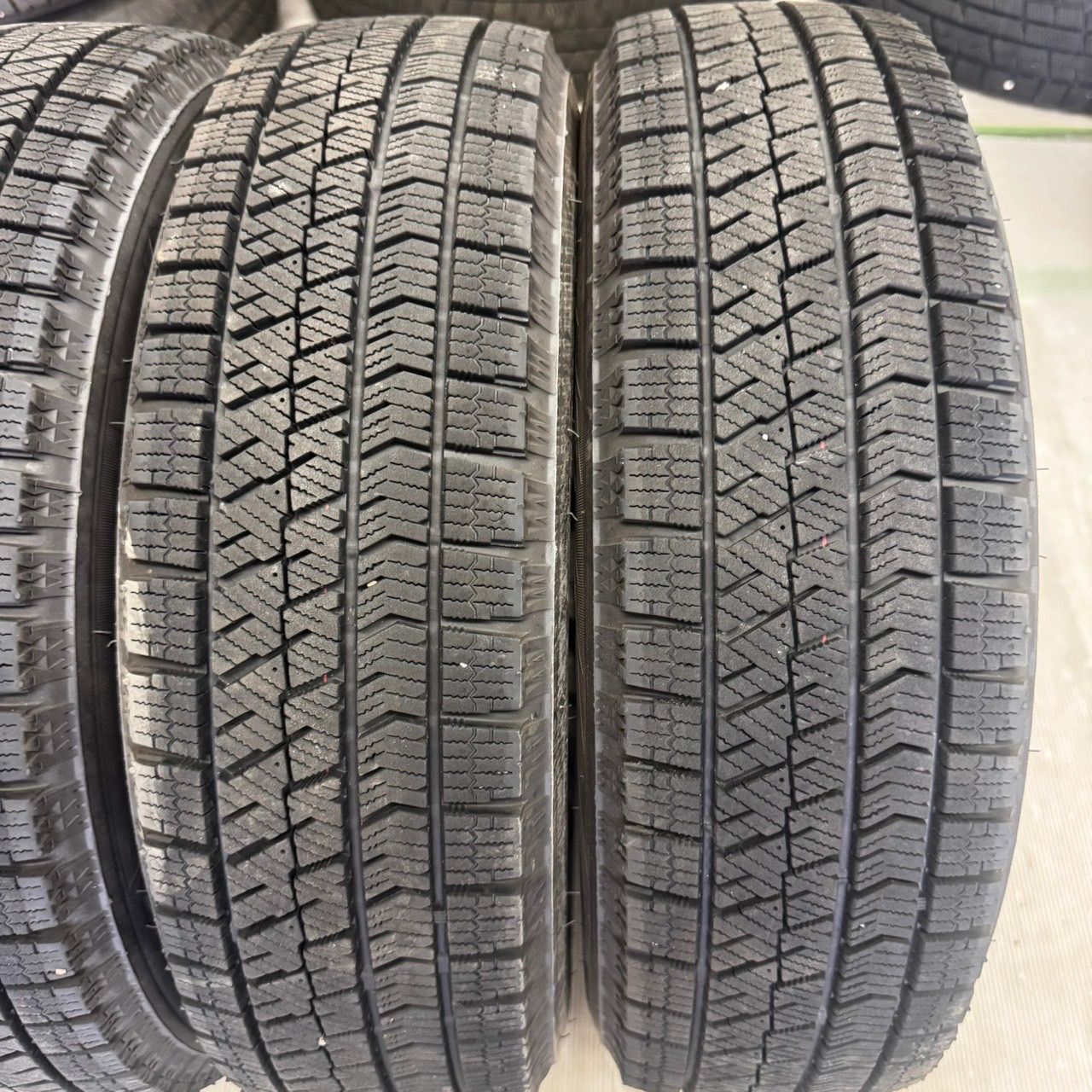 中古スタッドレス エクシーダー 14インチ 4.5j +45 PCD100