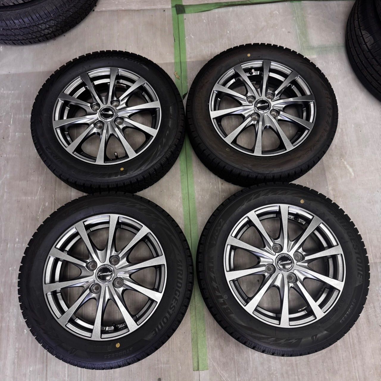 中古スタッドレス エクシーダー 14インチ 4.5j +45 PCD100