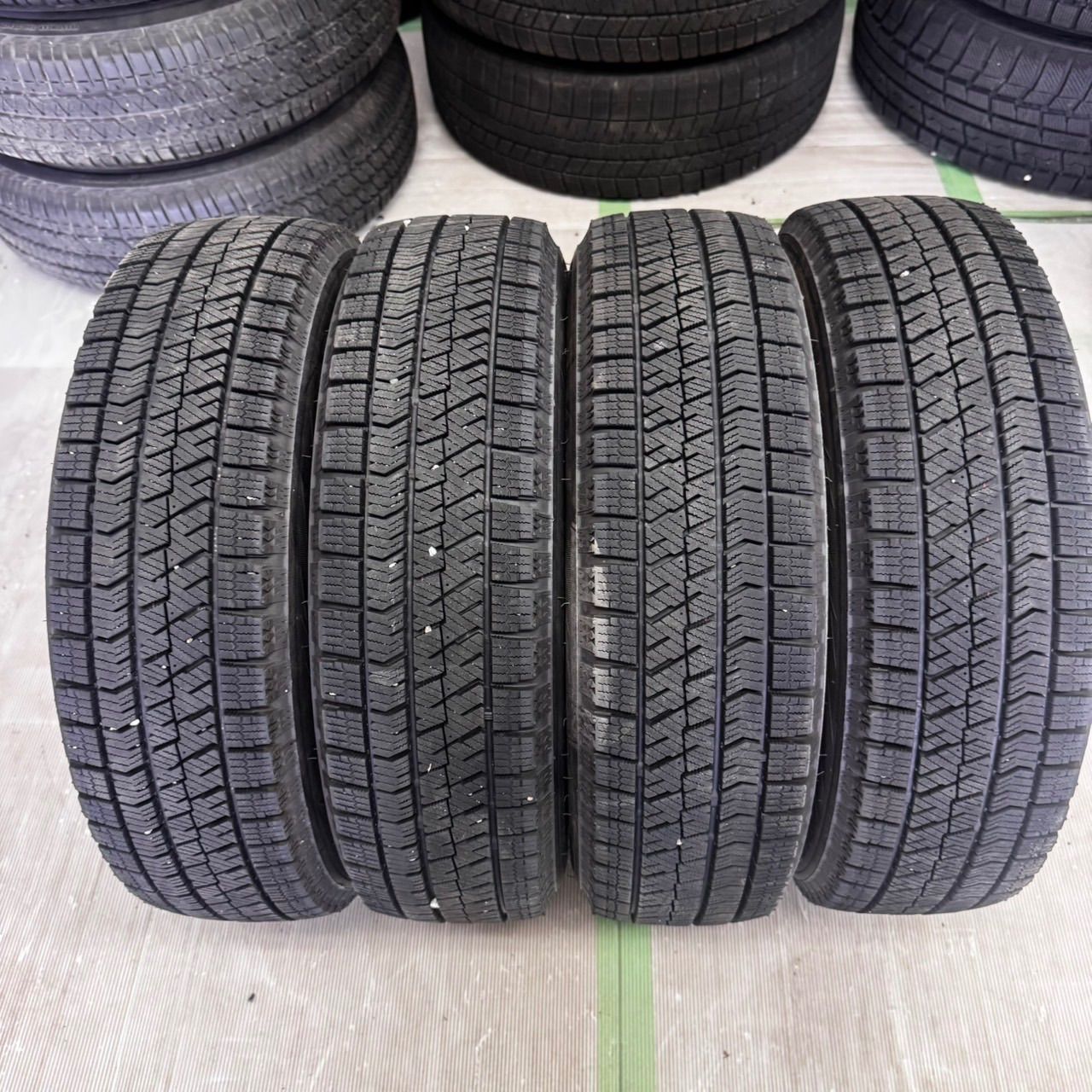 中古スタッドレス エクシーダー 14インチ 4.5j +45 PCD100