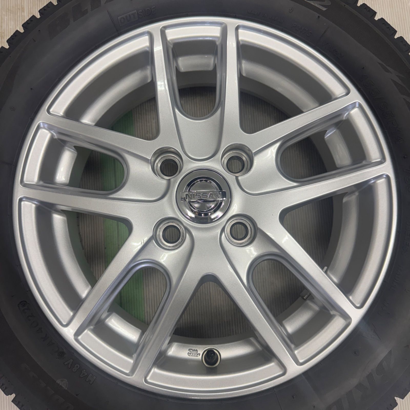 中古スタッドレス 日産純正 14インチ 4.5j +46 PCD100 ブリヂストン 