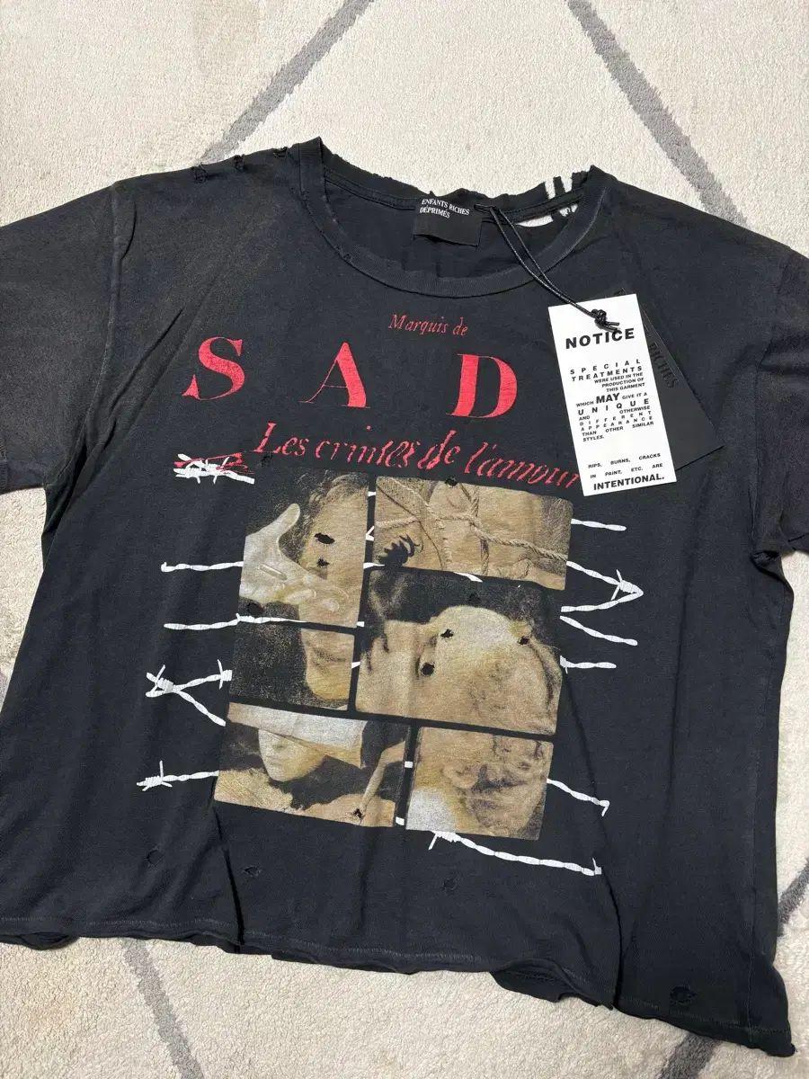 L ERD LES CRIMES DE L'AMOUR Tシャツ